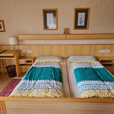 Haus Schweighofer ホームステイ *